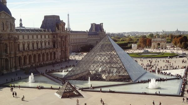 museu do Louvre pirâmide