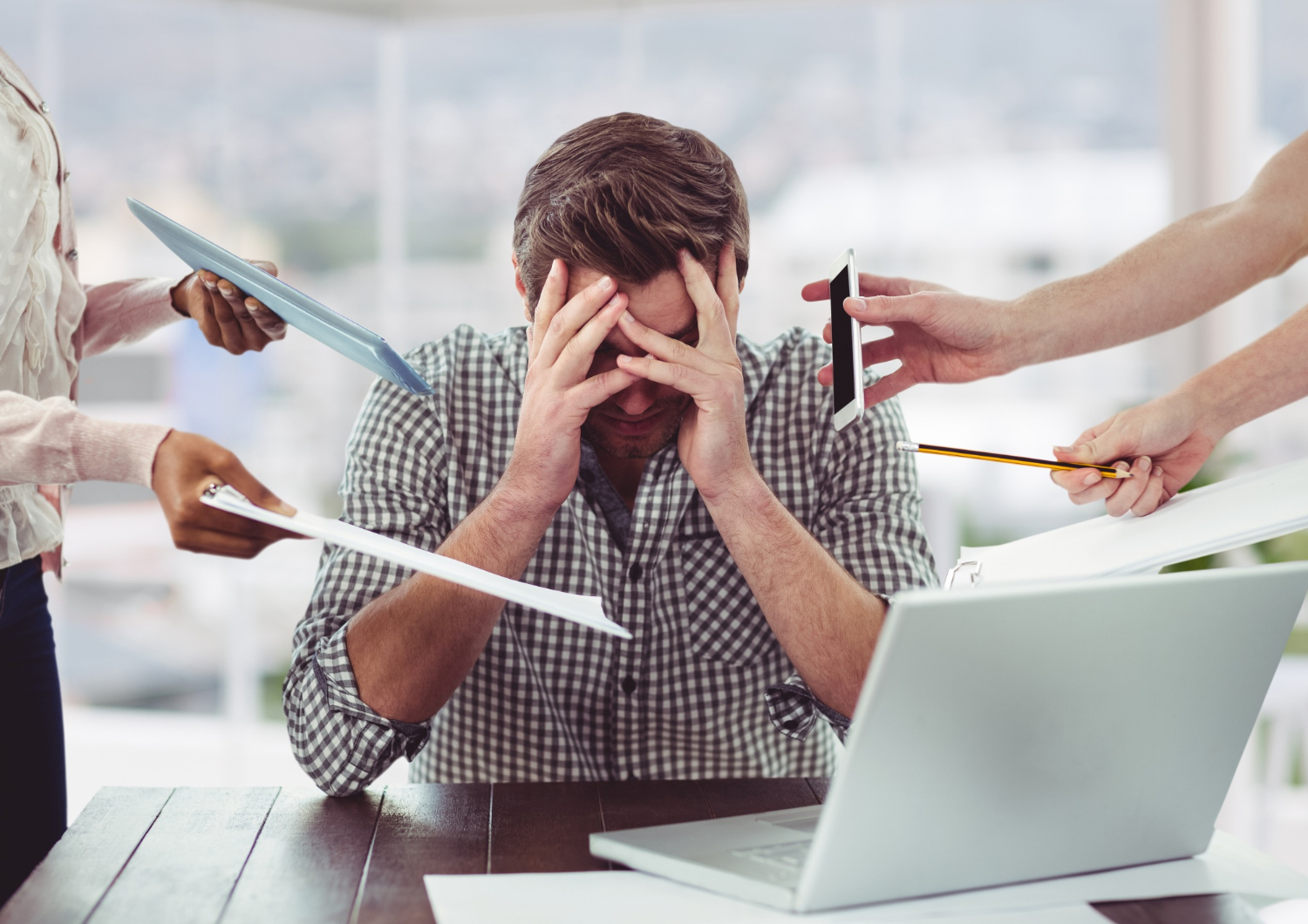 Evite o Burnout veja 5 dicas para evitar o estresse no trabalho ou na faculdade (Imagem: CreativeArt/FreePik.com)